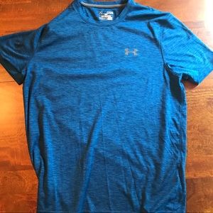 Under Armor Blue Athletic Shirt Size: M